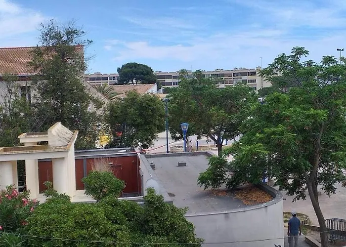 STUDIO CONFORT ET LUMINEUX avec LOGGIA ET PARKING