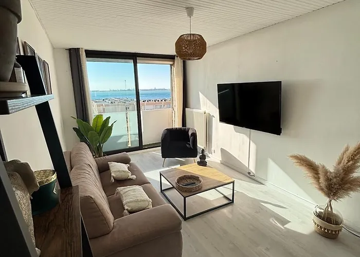 Grand T2 cosy et lumineux face à l'étang